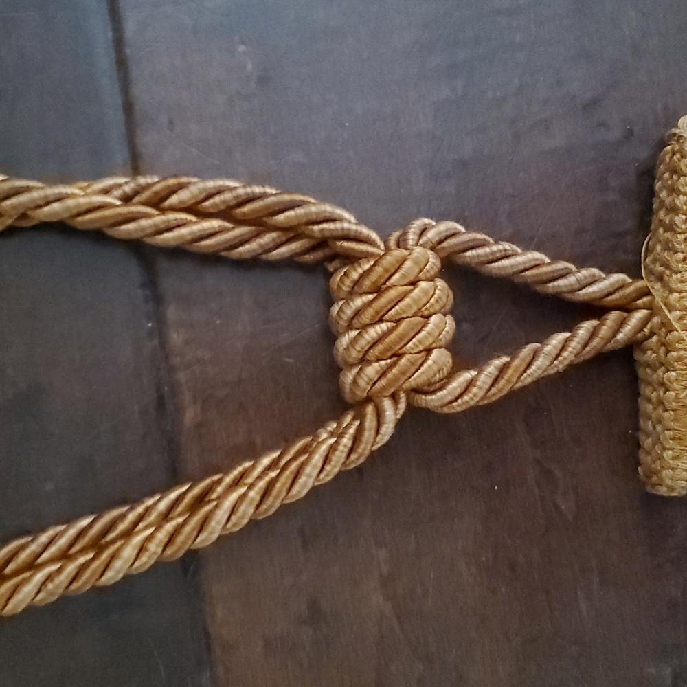 Bronze & Gold Tassle/Drapery - Picture 3 of 4